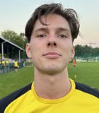 Mateusz Bie�